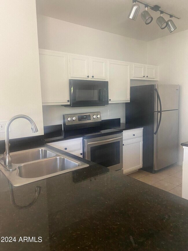 Foto del edificio - 7009 E Acoma Dr