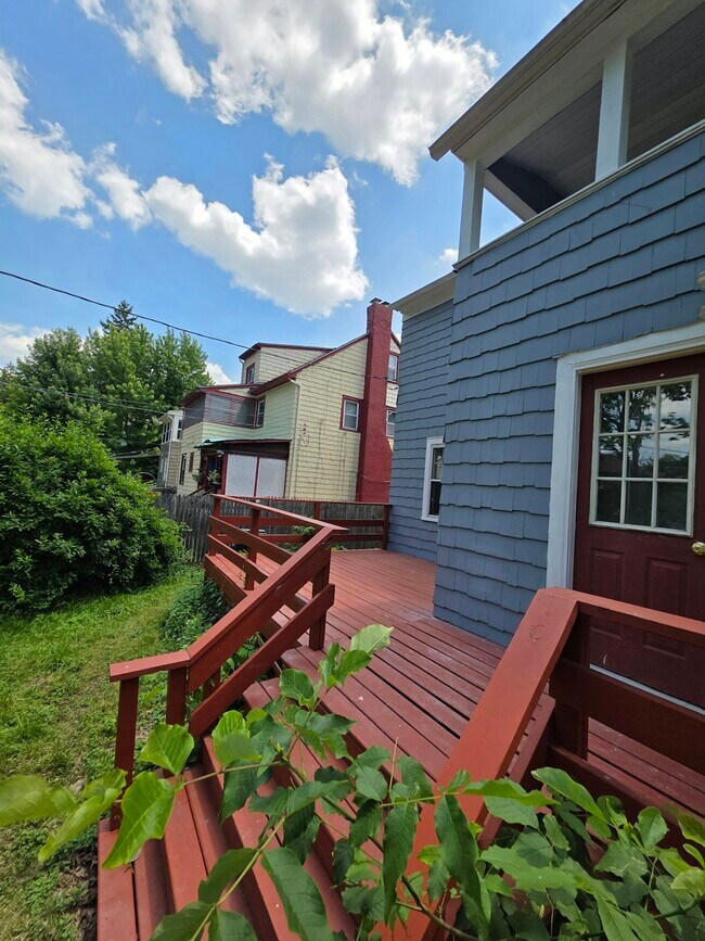 Foto del edificio - 3953 Elmwood Rd