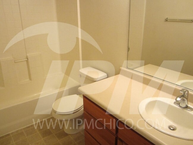 Building Photo - 32 Baltar Loop