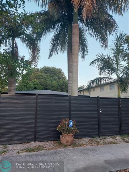 Foto del edificio - 508 NW 8th Ave