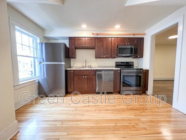 Building Photo - 28 S Williams St