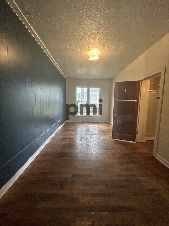 Foto del edificio - 1105 6th St