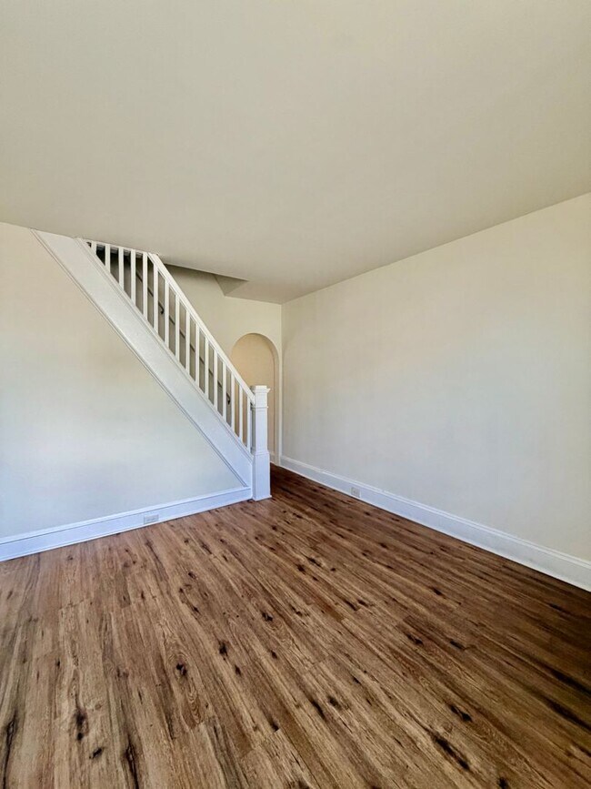 Building Photo - Available Now | Inviting 2-Bedroom Home with Pet-Friendly Living
