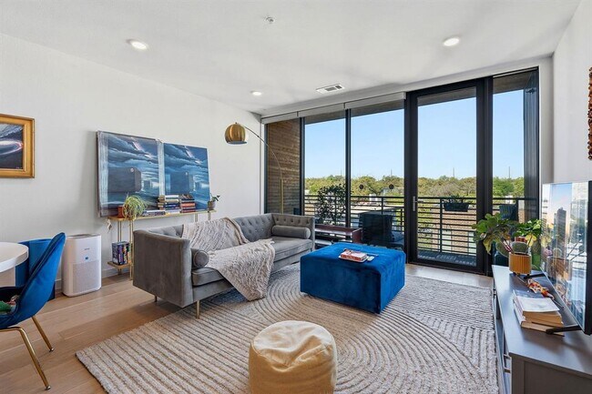 Foto del edificio - 900 S 1st St