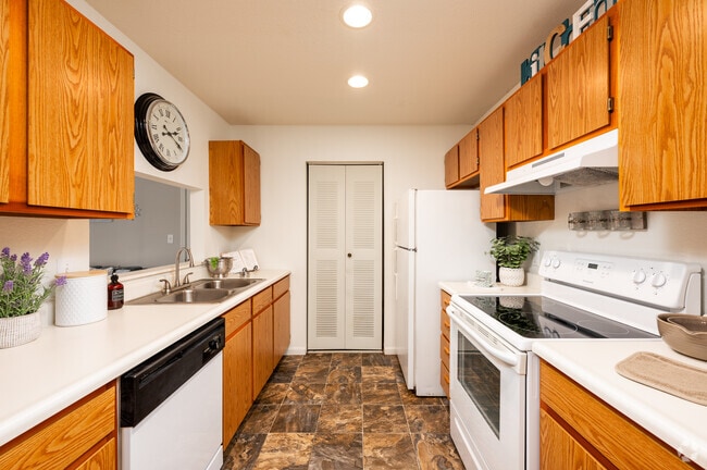 Interior Photo - Arbor Lakes Apartments