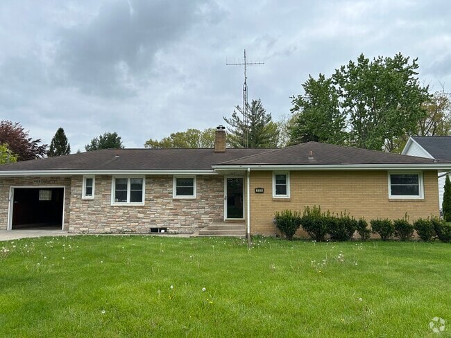Building Photo - 908 Saint Joseph Dr