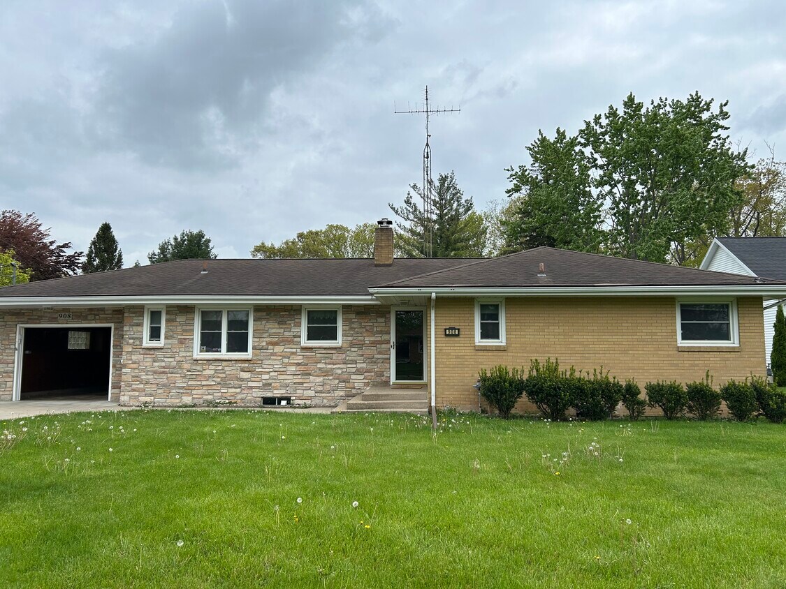 Foto principal - 908 Saint Joseph Dr