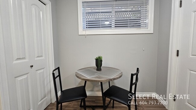 Building Photo - 5741 Shawnigan Dr