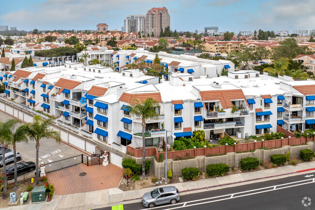 Pines Of La Jolla Apartments