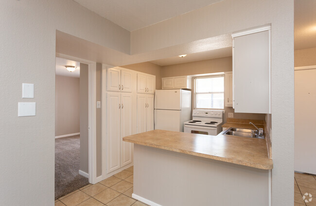 2BR, 1BA - 905 SF - Wildwood Terrace Apartments