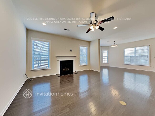 Foto del edificio - 10672 Sky Chase Ave NW