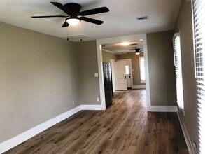 Building Photo - 3022 School St