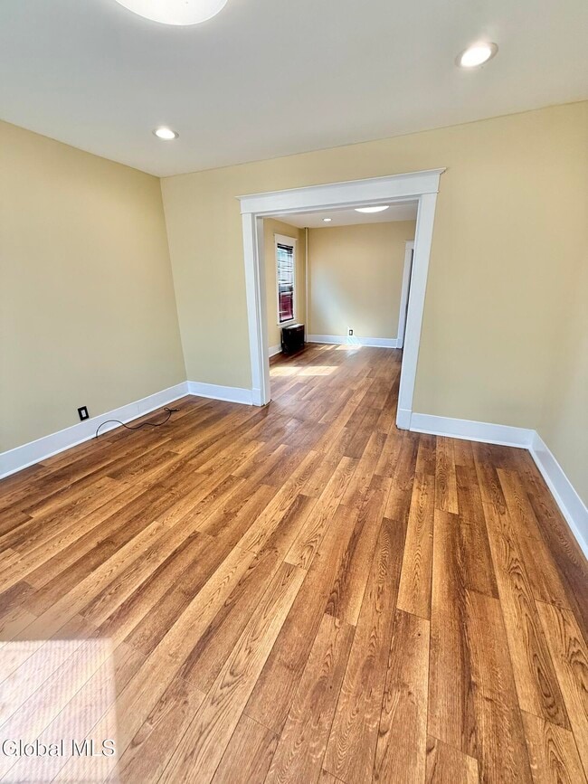 Foto del edificio - 1120 Pleasant St