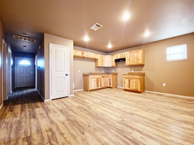 Building Photo - PRE-LEASE SPECIAL: Cozy 3-Bedroom, 2-Bathroom Home with Garage in East Lubbock