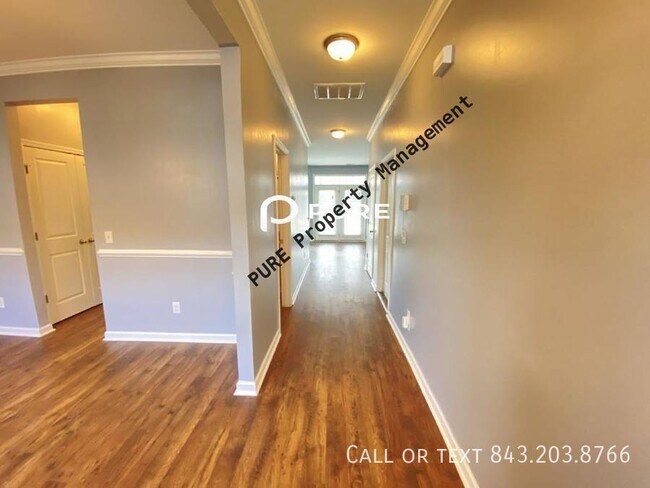 Building Photo - Stunning Foxbank Plantation Home!!