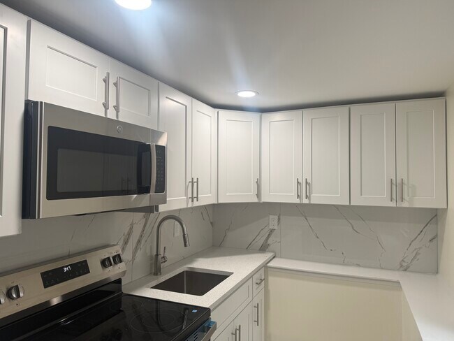 Foto del edificio - 51 Wyandanch Blvd