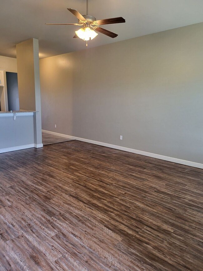 Foto del edificio - TAKE A LOOK AT YOUR NEW HOME!