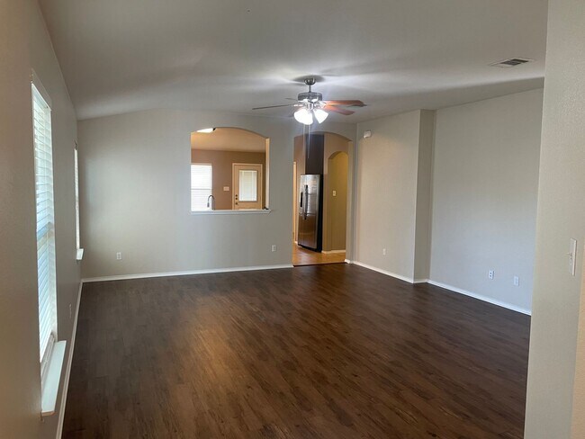 Foto del edificio - 3 BEDROOM, BELTON ISD