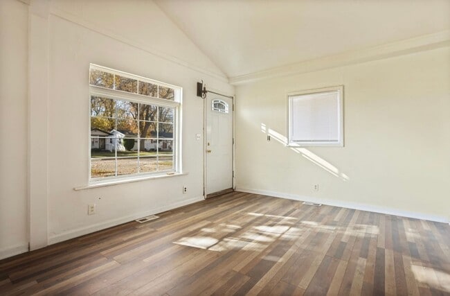 Building Photo - 4149 Hiland St