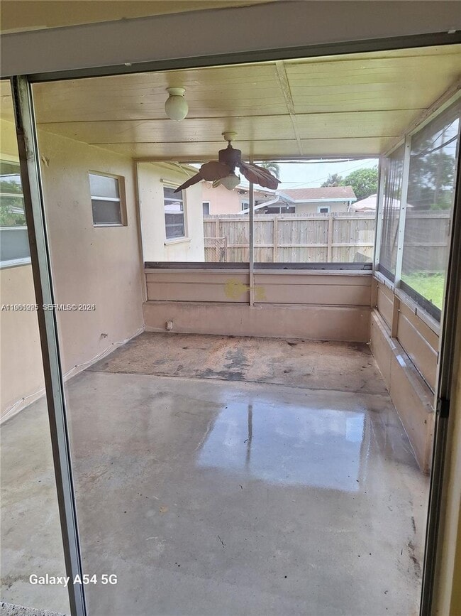 Foto del edificio - 710 NW 77th Way