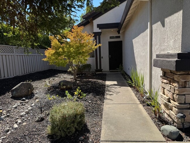 Building Photo - Cute home in Sun City Roseville 55+ community