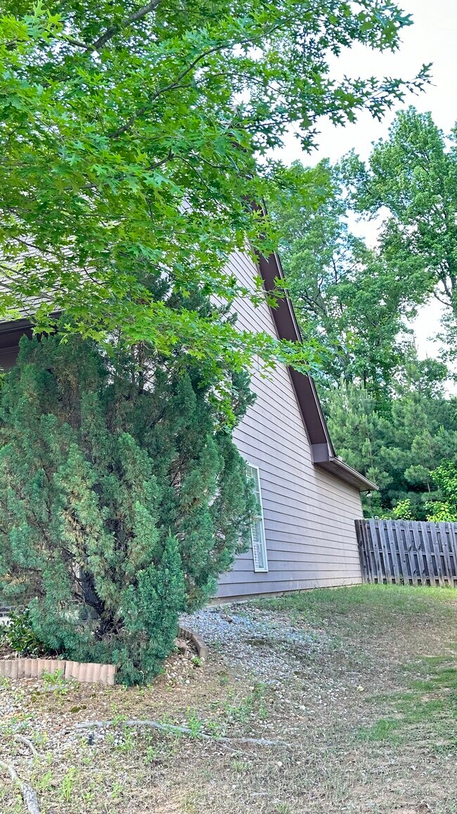 Building Photo - 108 Kingston Ct