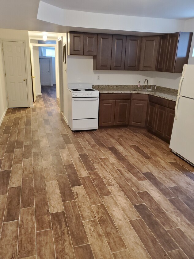 Kitchen / Living Room - 126 Ashworth Ave