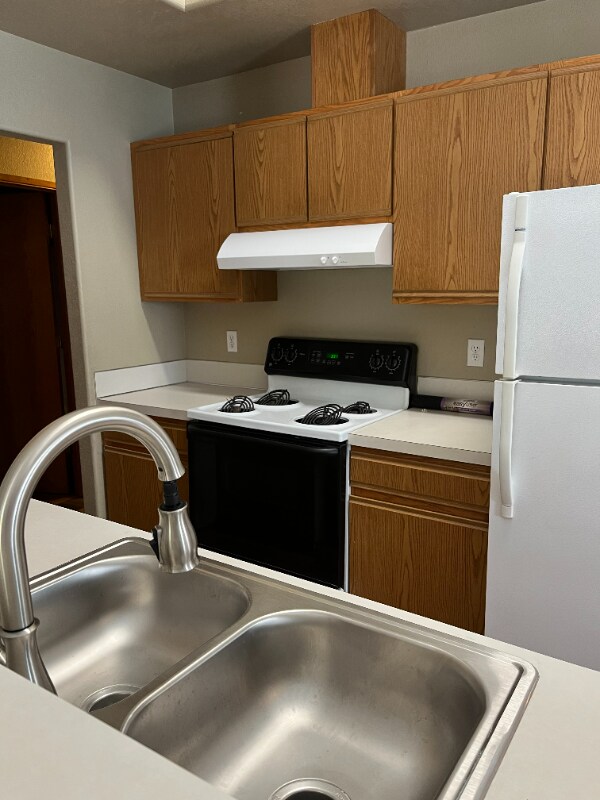 Building Photo - 5505 N Hills Dr
