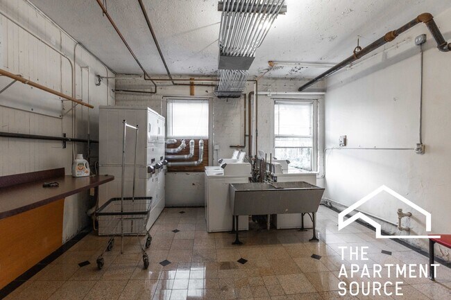 Foto del edificio - 4631 N Paulina St