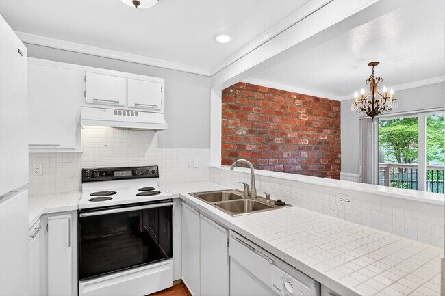 Foto del edificio - Great Location! 2 bedroom, 2.5 Bathroom Townhouse in Orchard Hills!!