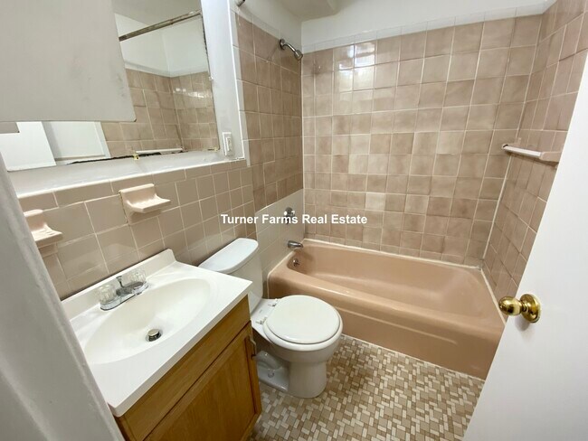 Foto del edificio - 222 Parker Hill Ave
