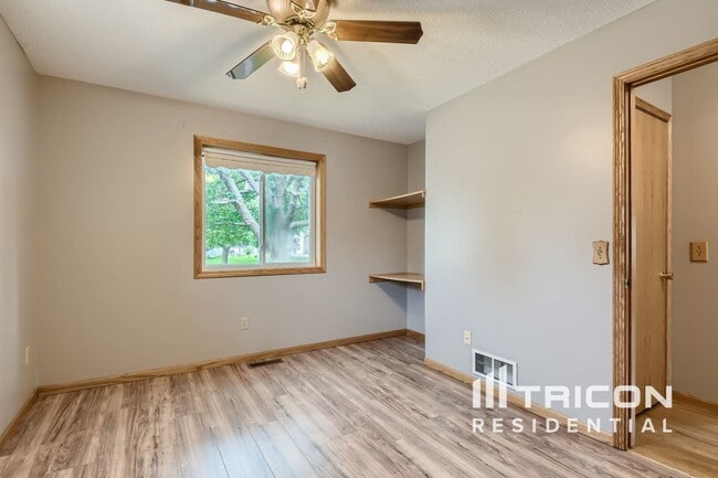 Building Photo - 9310 Eider Ln
