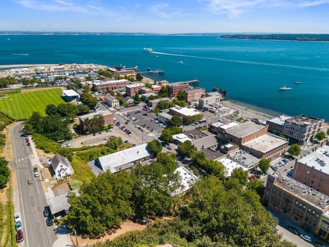Building Photo - Charming Studio Condo For Rent Downtown Po...