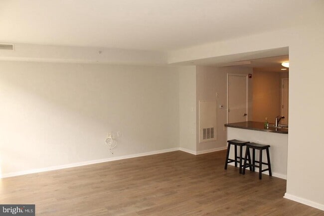 Building Photo - 350 G St SW