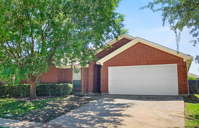 Foto del edificio - Charming 4-Bedroom Home in Mansfield ISD!