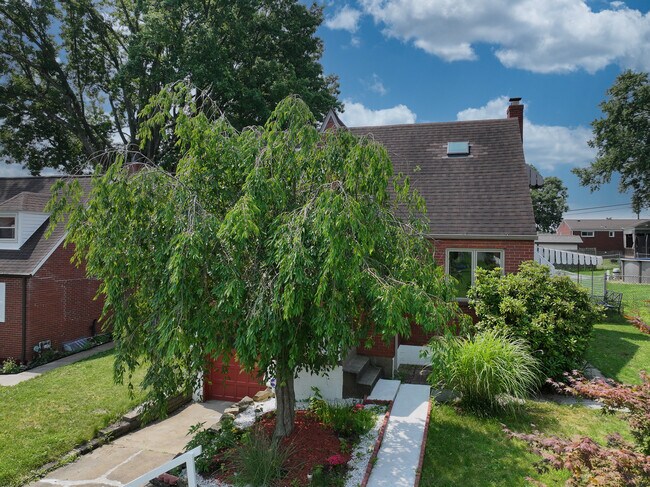 Foto del edificio - 445 Jenne Dr