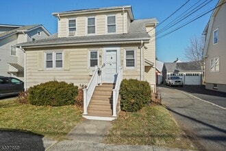 Building Photo - 23 Meeker Pl