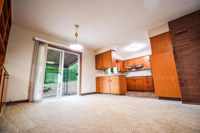 Charming 3 Bedroom 2 Bath Home with Large ... - Charming 3 Bedroom 2 Bath Home with Large ...