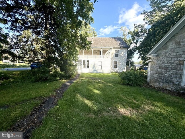Building Photo - 135 Fort Loudon Rd
