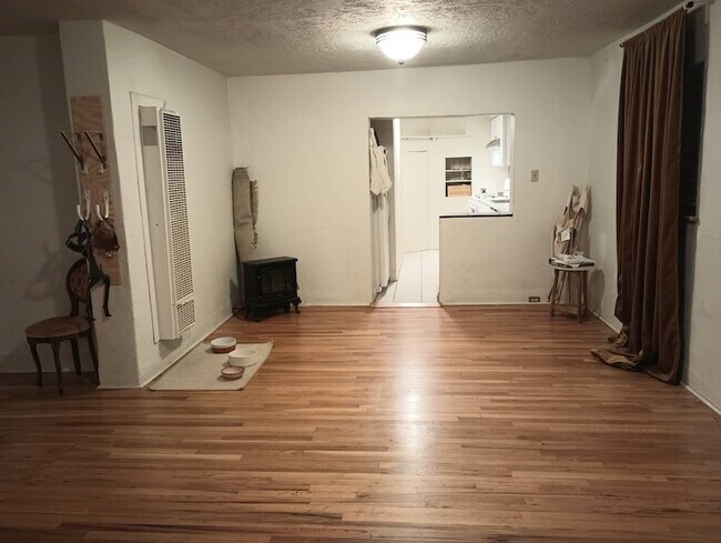 Foto del edificio - 1203 Agua Fria St