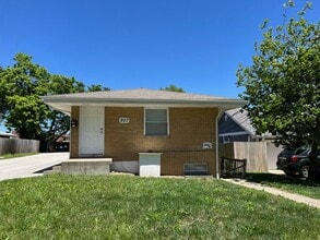 Building Photo - 207 Highview Ave