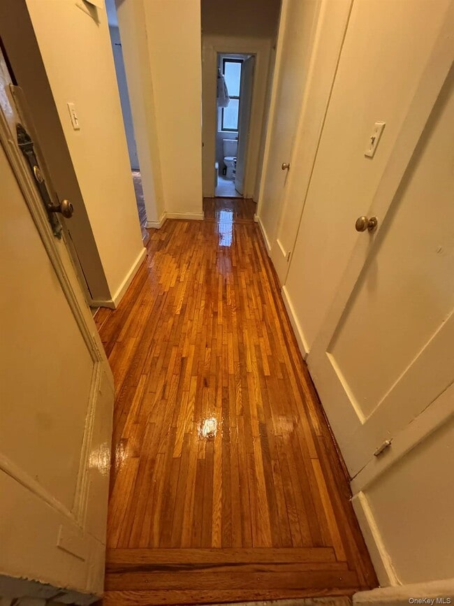 Building Photo - 2187 Holland Ave