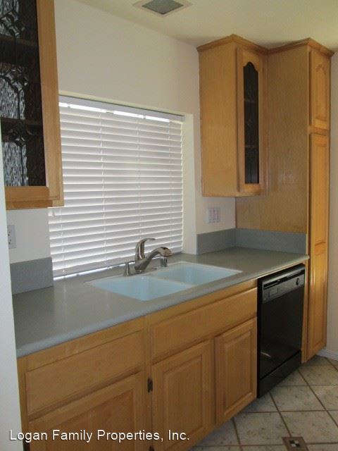 Foto del edificio - 2 br, 2 bath House - 8582 Summerdale Rd. #153