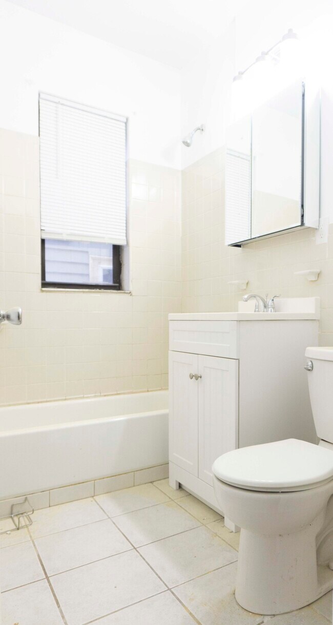 Building Photo - 427 Walnut Ave