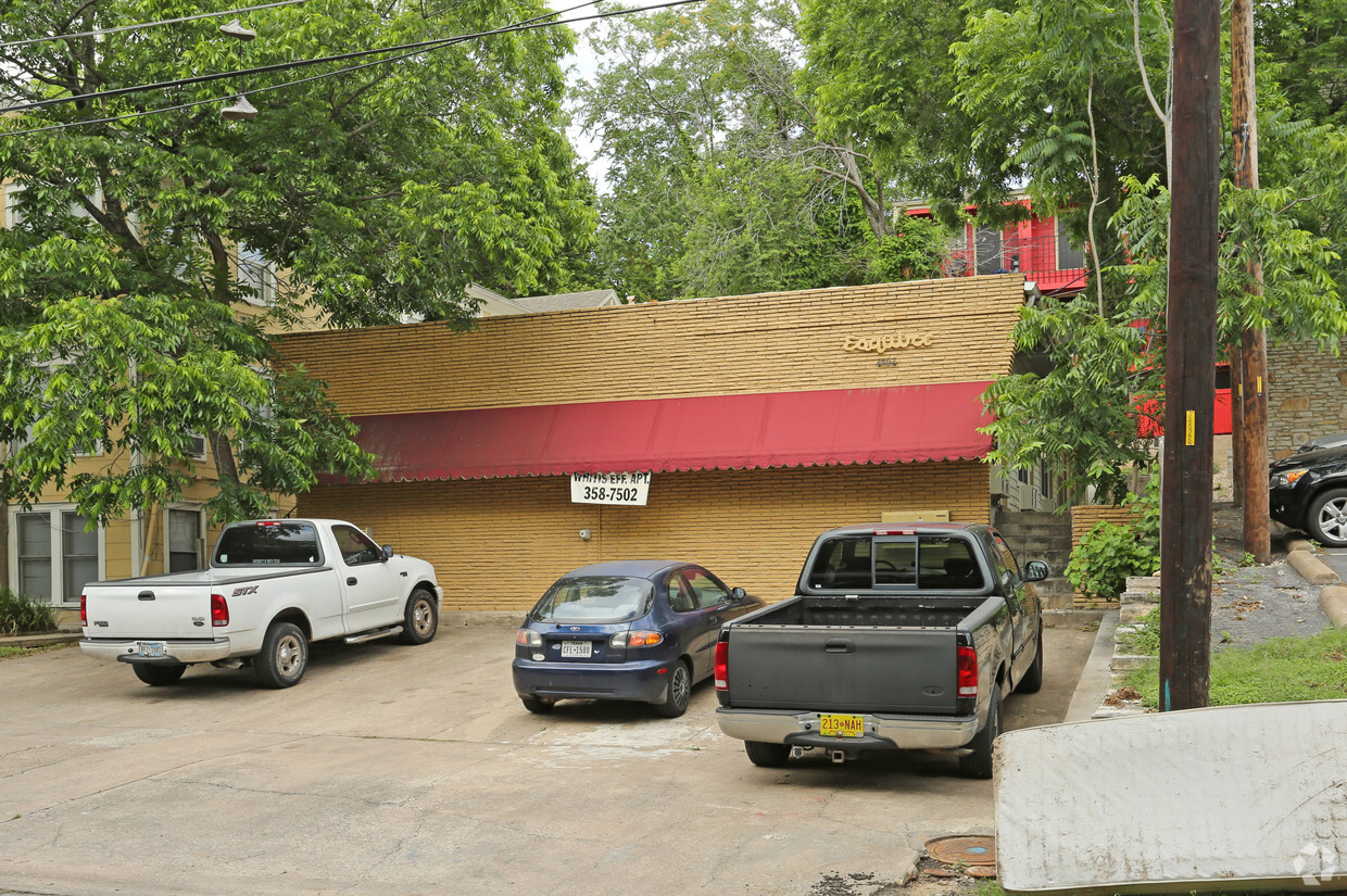 Primary Photo - Esquire Apartments