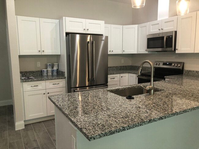 Building Photo - 24487 Zephyr Ct