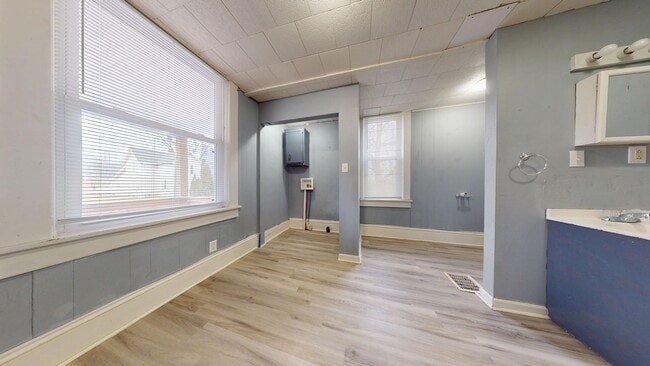 Building Photo - Coming soon- 4 bedroom house with double lot in Mansfield