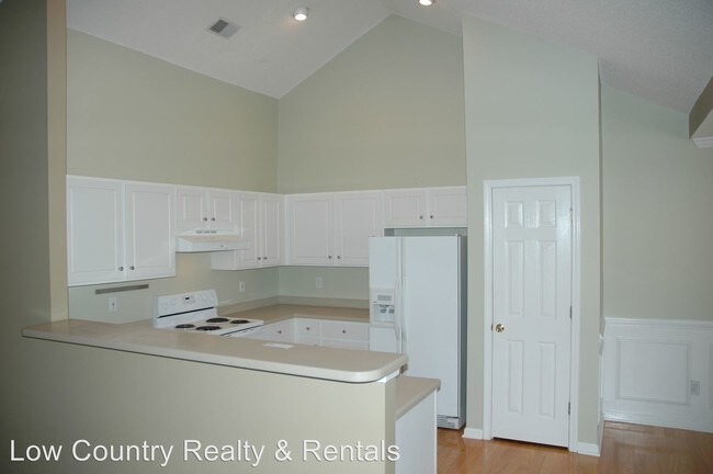 Foto del edificio - 3 br, 2 bath House - 23 Lake Linden Drive