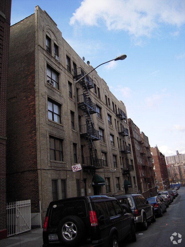 Building Photo - 608-612 W 189th St