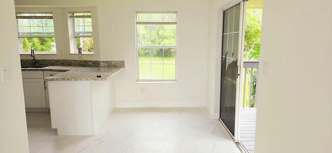 Foto del edificio - 11128 59th St N